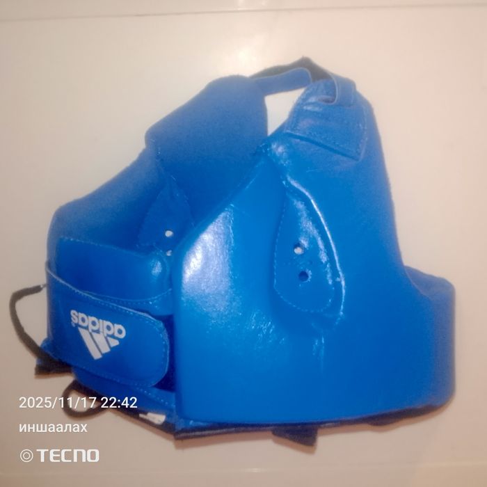 Боксерский шлем 8000 тенге