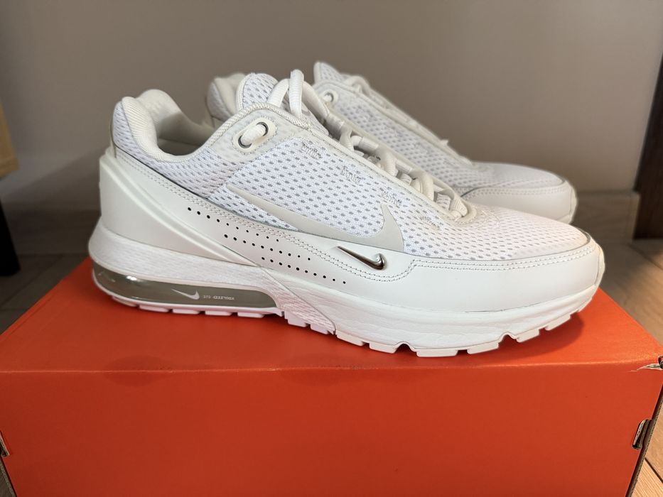 Маратонки Nike AIR MAX PULSE