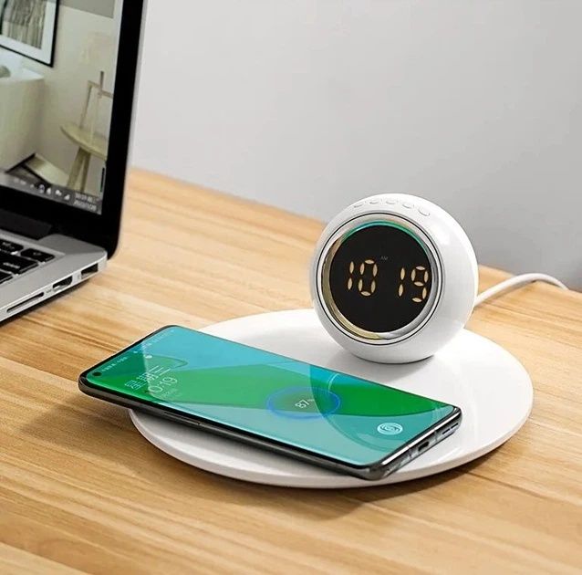 Станция беспроводной зарядки с часами и подсветкой