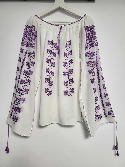 Ie tradiționala cusuta  100% manual