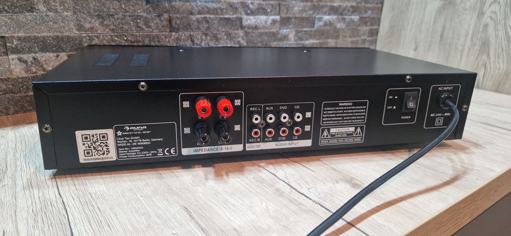 Vand  amplificator  AUNA