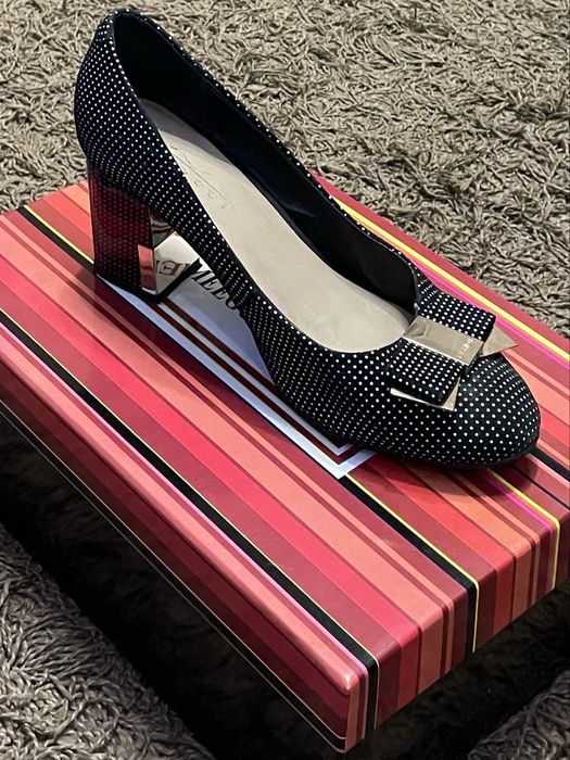 Три пары за 10000