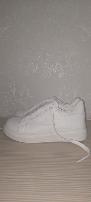 Кроссовки зимние