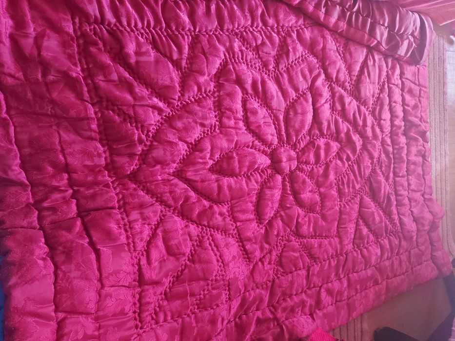 Plapuma lana (confectionez) noua , lenjerii, paturi ,perne,cuverturi