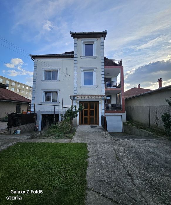 Casa de inchiriat in zona Piata Cetate singura în curte !