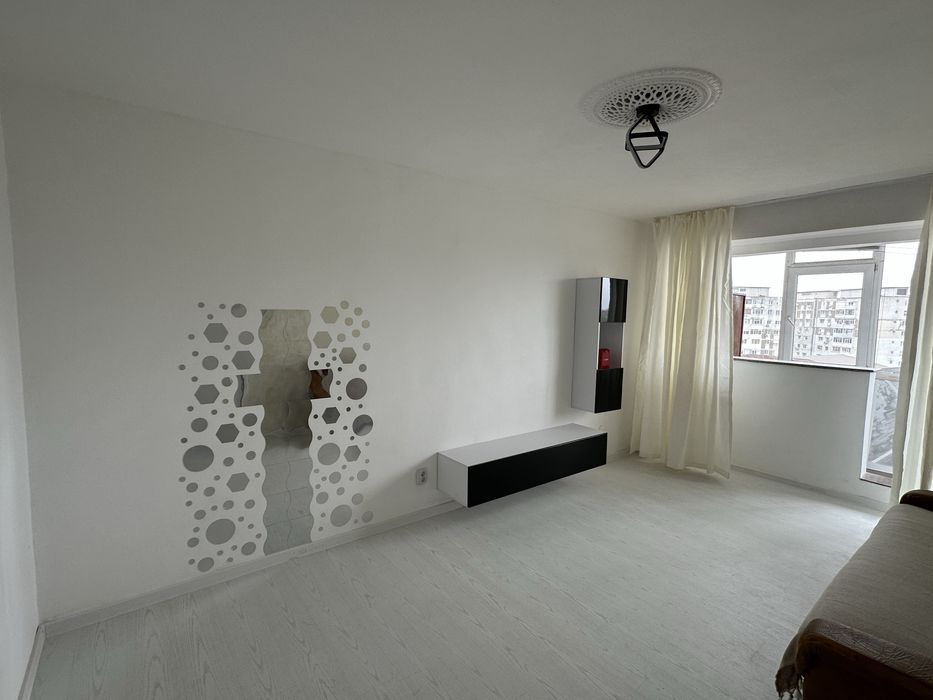 Apartament 2 camere decomandat etaj 8/8 micro 20/21 sens giratoriu hotel magnus bloc din 1981