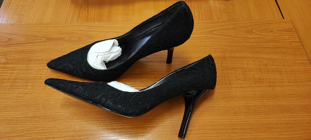 Продавам официални обувки