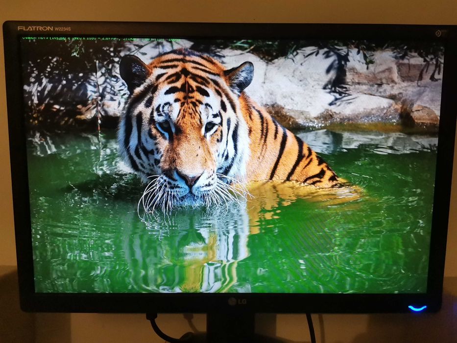 Продавам монитор LG Flatron W2234S.