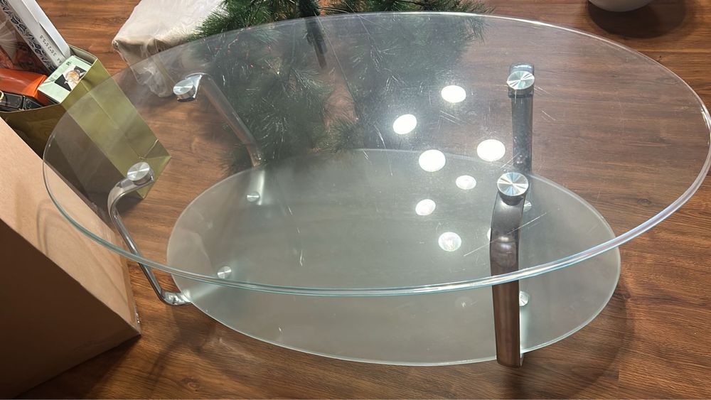Журнальный стол стеклянный