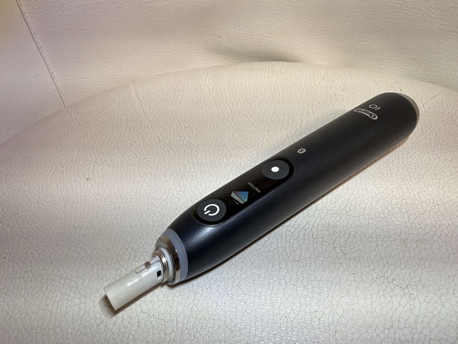Periuta Oral B io9 Black