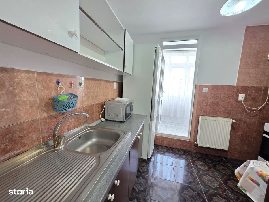 2 camere, decomandat, zona Spitalul Vechi, etaj intermediar