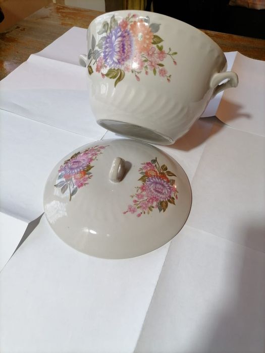 Продам супницу советского производства,новая,на 1,5 литра, цена 5000 т