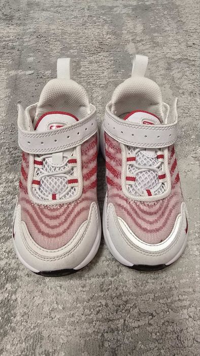 Nike маратонки 25