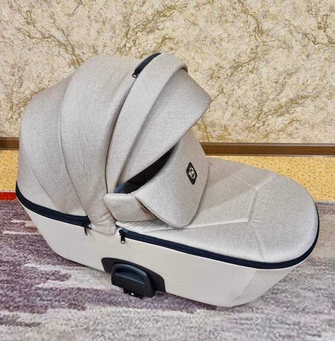 Детская коляска 3 в 1