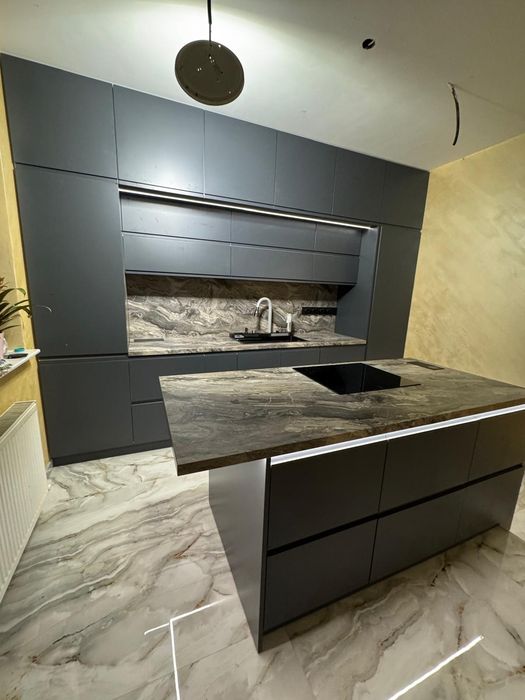 Mobilier la comanda