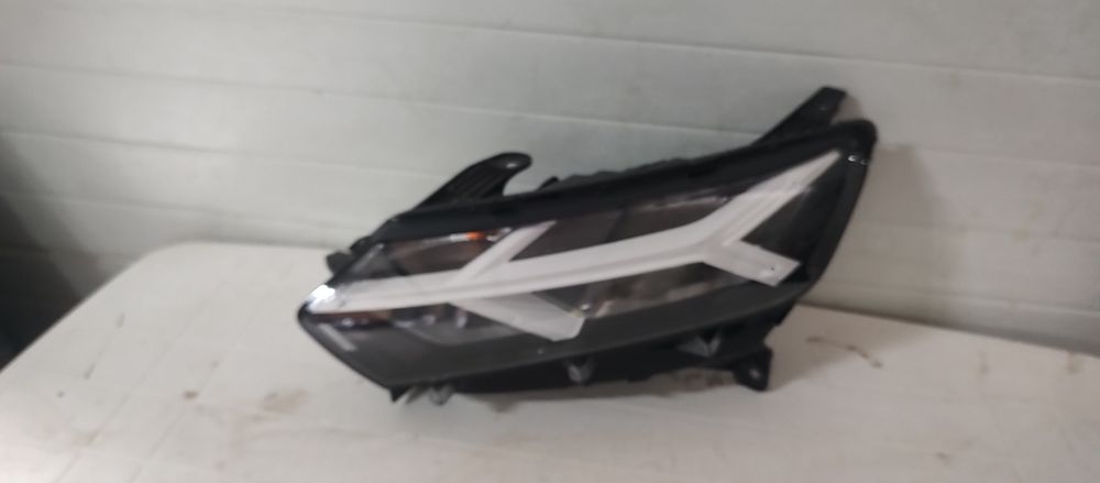 Far stânga Dacia Sandero stepway, jogger, Logan 2023-2026 cod 26060175