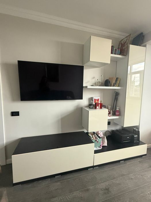 Vând mobila living,stare impecabila. Preț 500 lei.