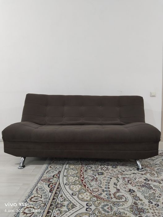Диван кровать . Диван