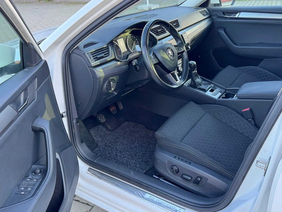 Skoda Superb 2017 - 150cp / 4x4  / Navi / Bi-Xenon / Rata
