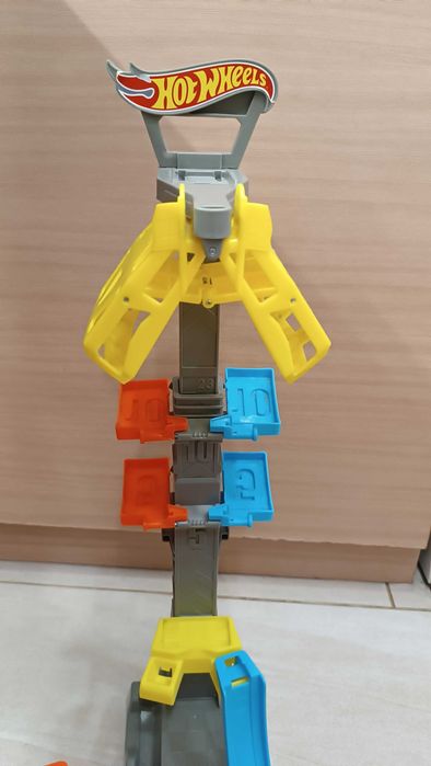 Hot Wheels Looping Action Launch Track Set лупинг писта