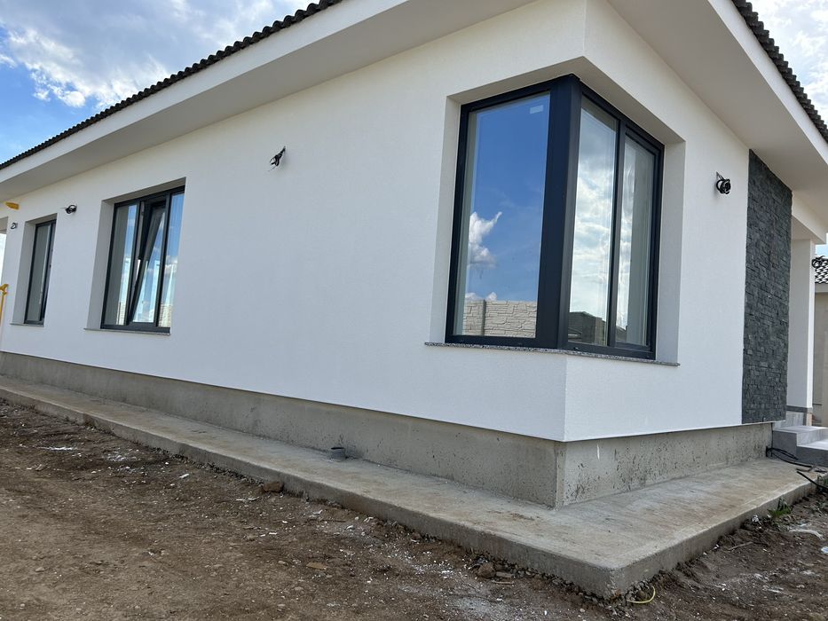 Casa  semifinisata sau la cheie in Santandrei