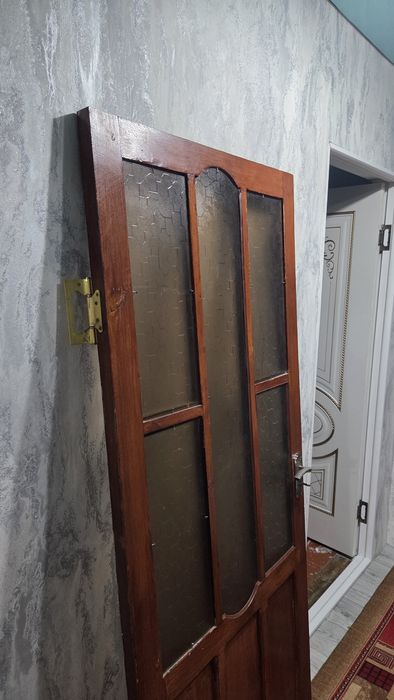 Продается деревянная дверь