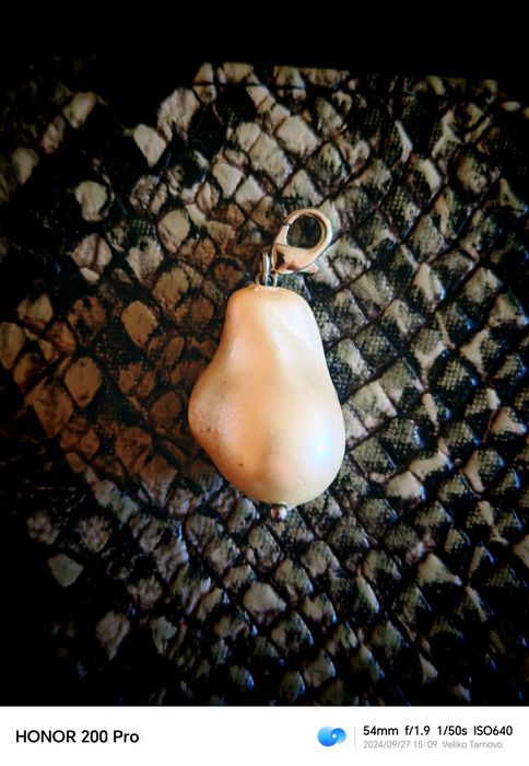 Голяма естествено-култивирана изящна перла (Естония) 2,00мм. х 1,5 мм.