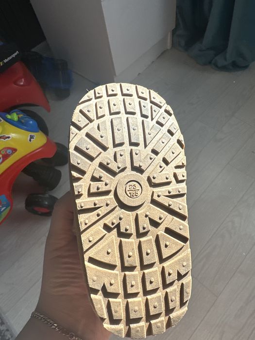 Продам детские сапожки