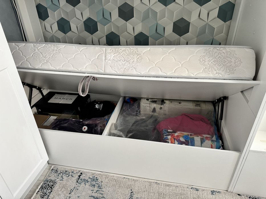 Двухярусная кровать