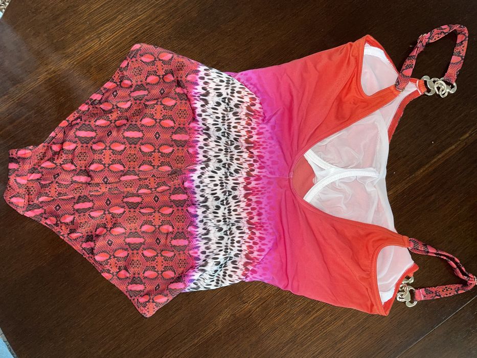 Costum de baie întreg