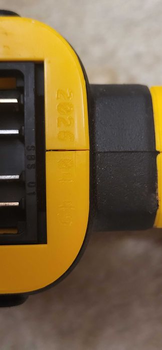 DeWALT  DCS382 Fierăstrău tip  sabie  ca nou  se vinde fara acumulator 750 lei
