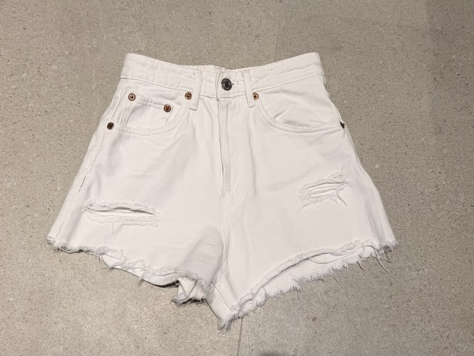 Бели дънкови панталонки ZARA