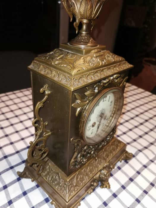 Френски каминен часовник 19 век