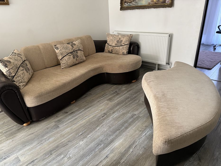 Coltar living este din 2 piese se poate pune in mai multe varainte