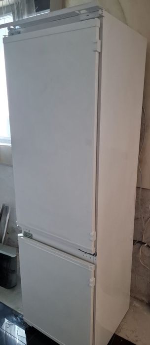 Хладилник+фризер Beko за вграждане