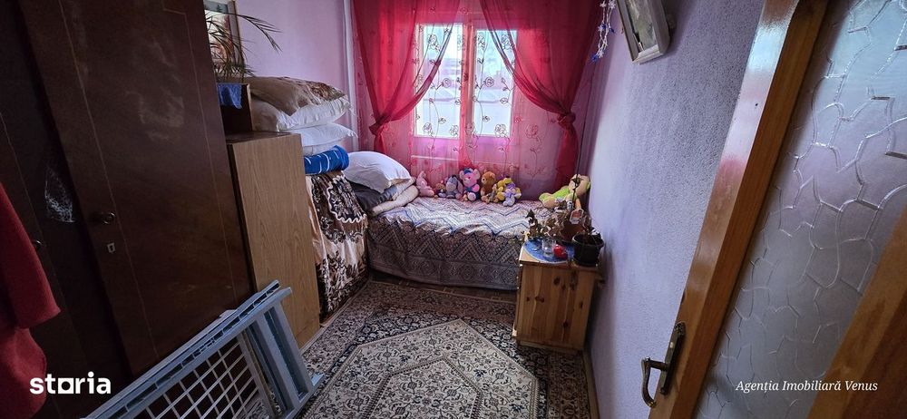 Apartament 3 camere la strada Calea Nationala