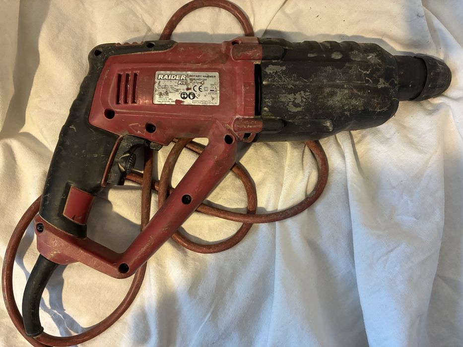 Перфоратор Raider HD12H - SDS-plus, 950W, 3J - работещ