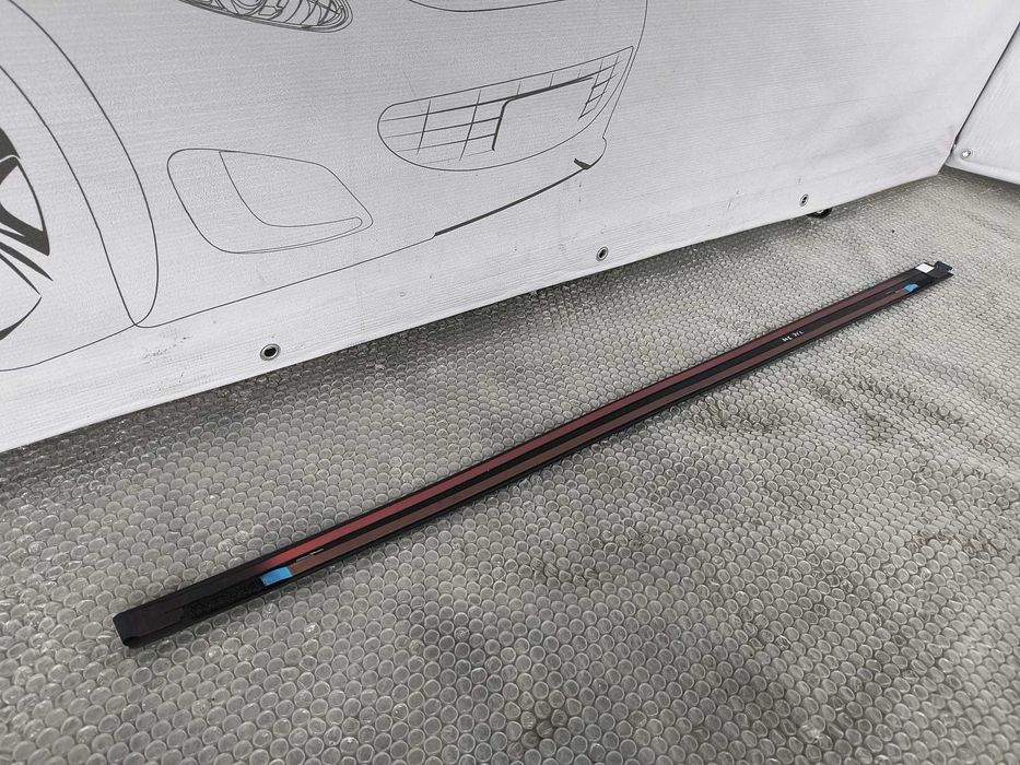 Bandou / Ornament Ușă Față Dreapta Audi A4 B9 2016-2024 Cod OEM 8W9853960 MX3 (1C4)
