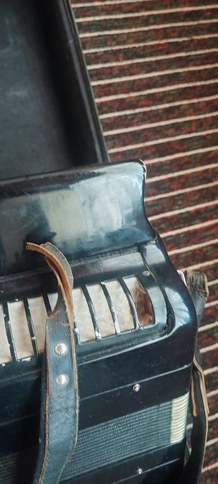 Продаётся Баян Этюд