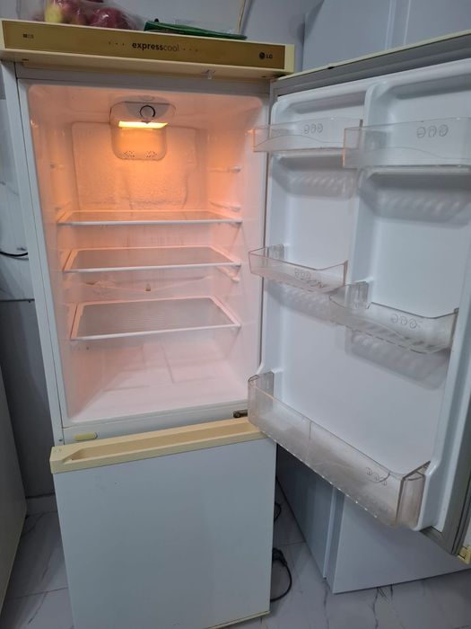 Продается холодильник