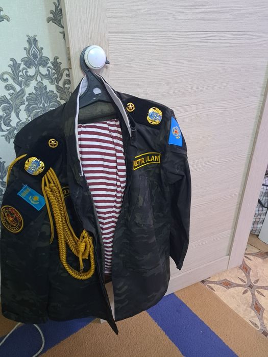 Армейская военная одежда