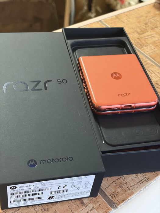 Motorola Razr 50 8+16 Gb