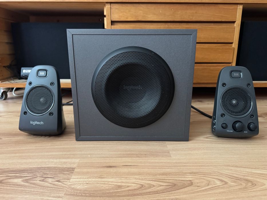 Тонколони Logitech Z625 Powerful THX Sound 2.1 - Като нови