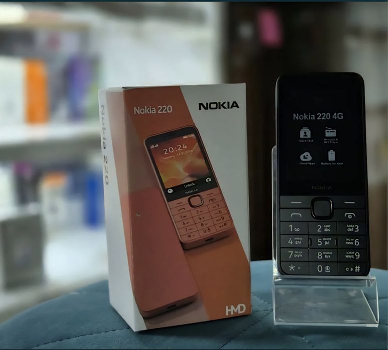 Телефон Nokia 220 кнопочный, 1450mAh, IPS экран 2.8", Dual SIM, USB-C