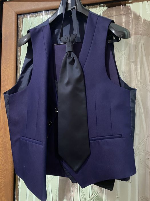 Vând costum mire