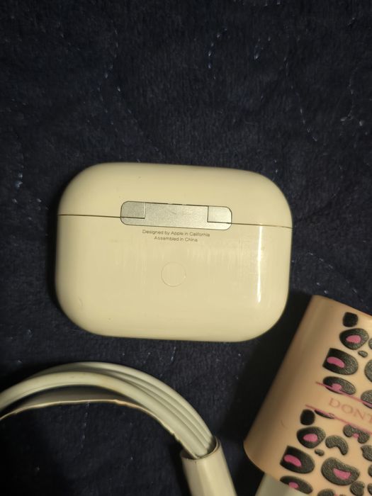 Apple AirPods Pro (1-го поколения)