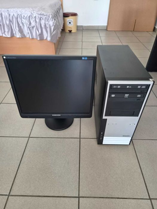Отличен четириядрен компютър с монитор - 4х2.5GHz, 3GB RAM, външна видеокарта, 500ГБ