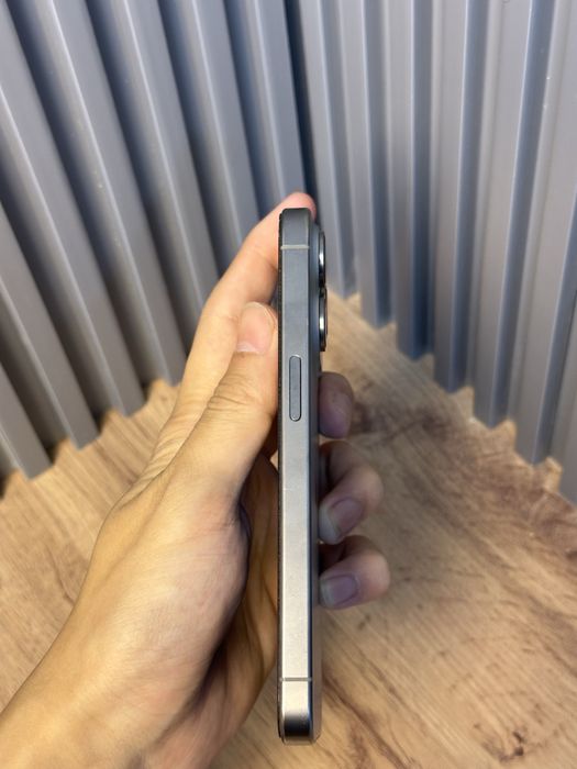 Iphone 15 pro 84% 256 GB