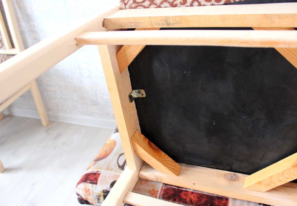 Стулья мягкие деревянные