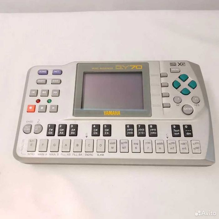 Yamaha QY70 как новый